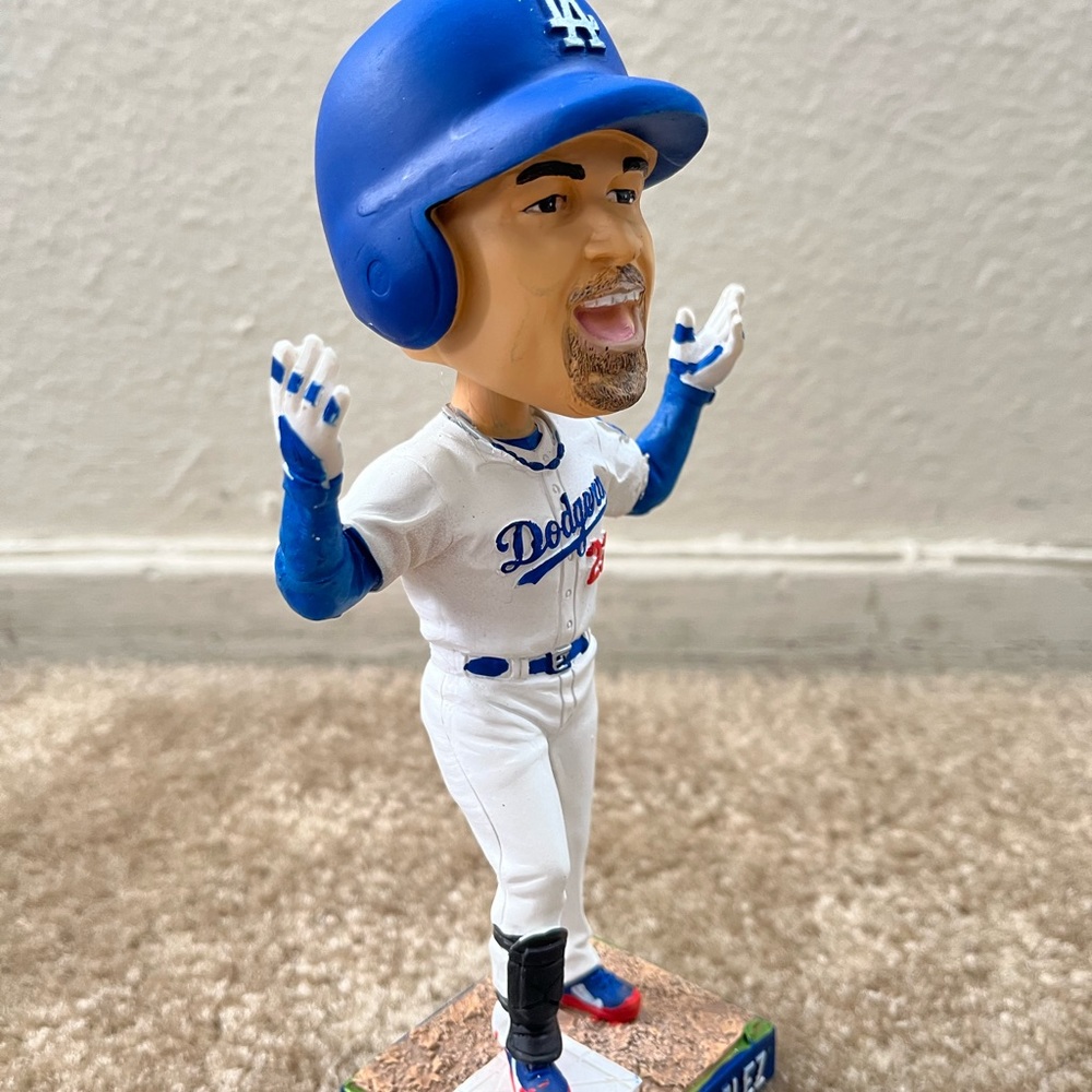 Bobblehead - Picture 5 of 13